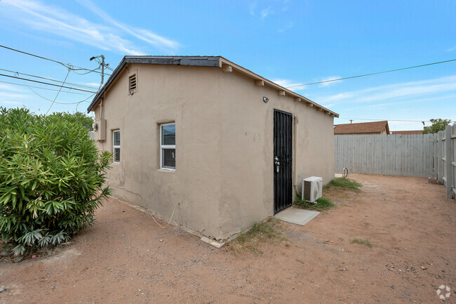 Building Photo - 416 W 9th St Unit Casita Rental