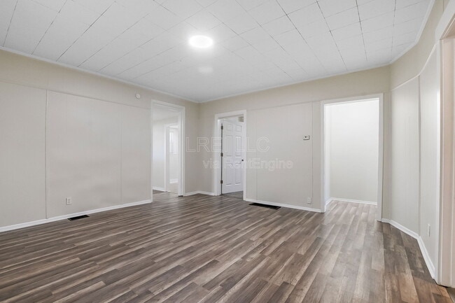 Photo - 2104 W Burnett Ave