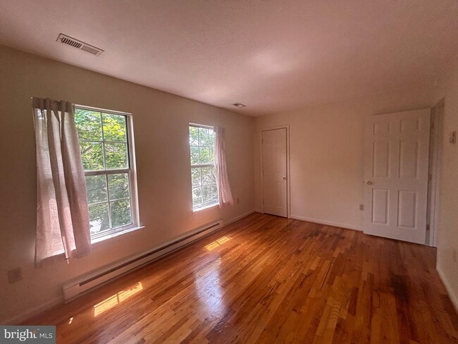 Photo - 222 Waterford Ln