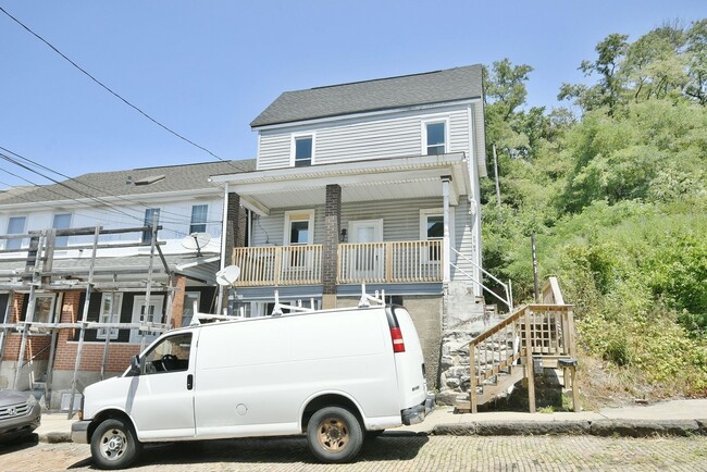 Building Photo - 1103 Crosby St Unit 1 Rental
