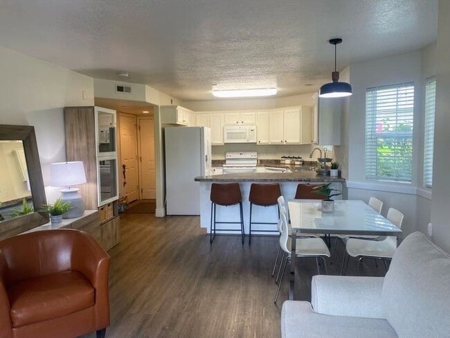 Photo - 131 Suncrest Ln