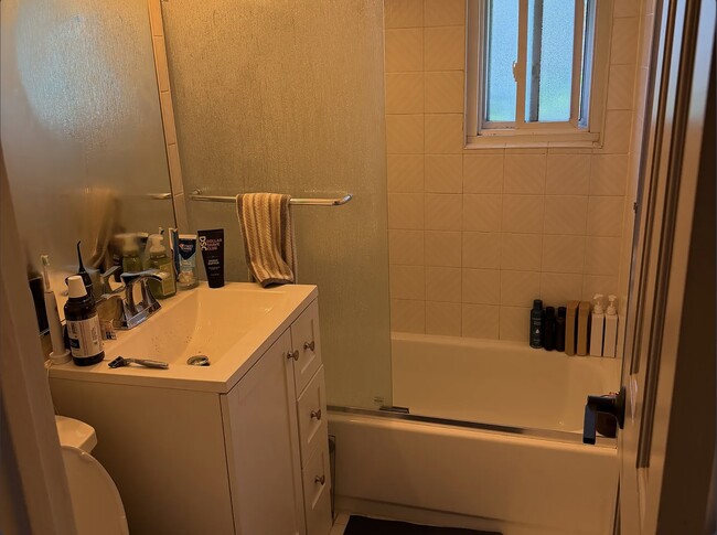 Photo - 122 Edmunton Dr Unit C8