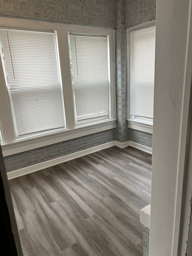 Photo - 8036 S Green St Unidad 1