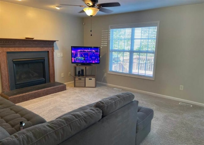 Photo - 125 Cresthaven Dr