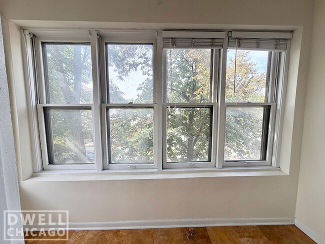 Photo - 2650 N Saint Louis Ave Unit 2