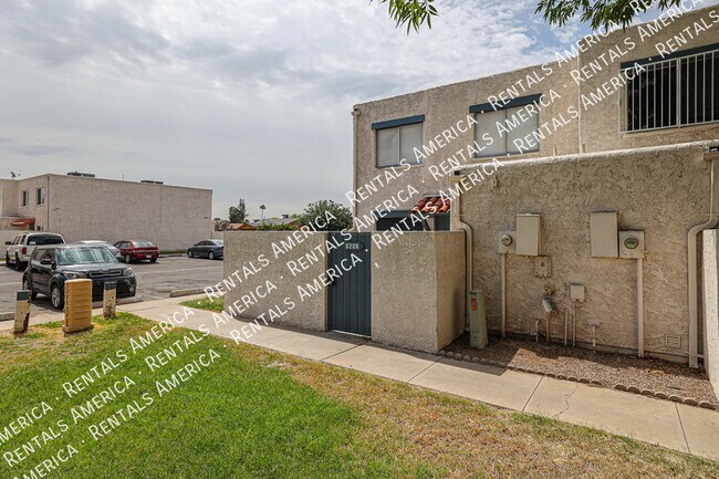 Photo - 5206 N 42nd Dr