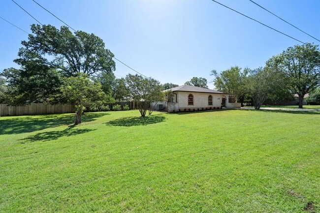 Photo - 109 Woodland Rd