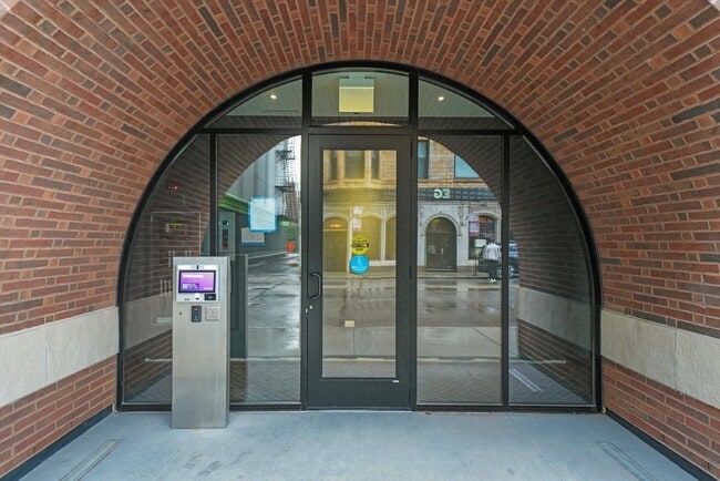 Photo - 323 S Racine Ave Unit 3C