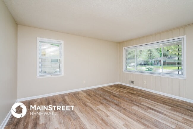 Photo - 9716 Saturn Dr