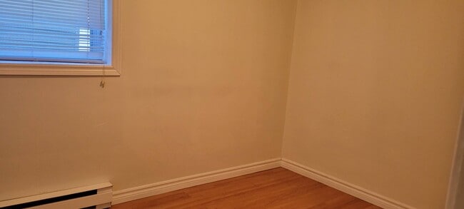 Photo - 646 Rue Main Street Unit 5