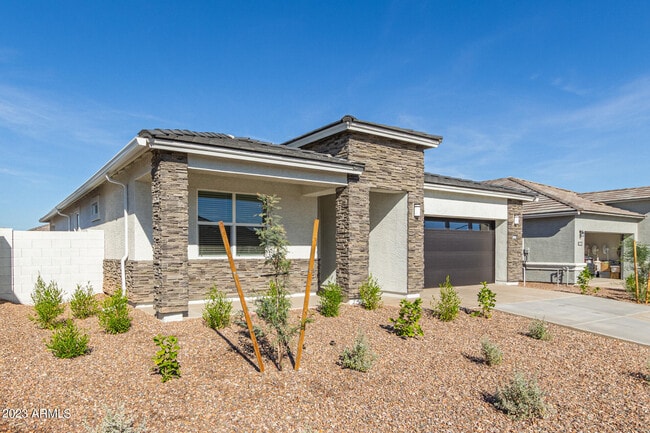 18646 W Buckskin Trl