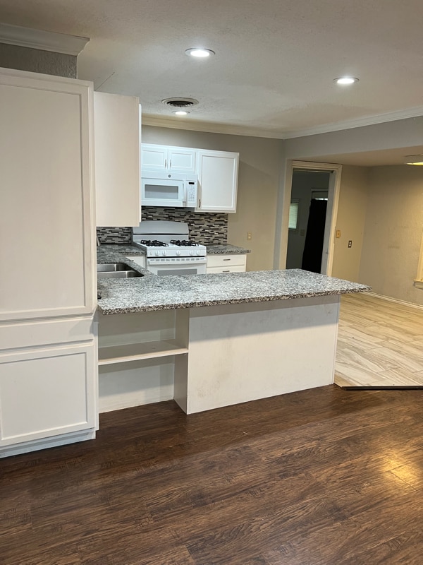 Photo - 306 Circle Way St