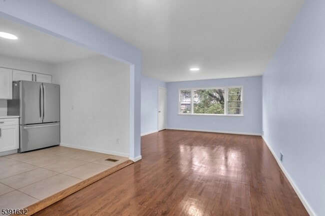 Photo - 235 Lakewood Dr