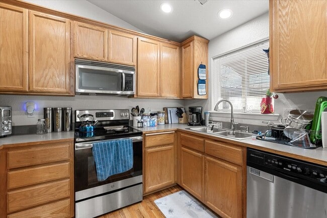 Photo - 1432 Beekman Ave