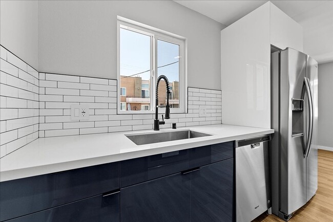 Photo - 941 Normandie Ave Unit 07