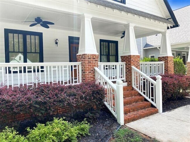 Photo - 286 Morgan Pl SE