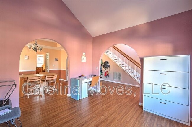 Photo - 512 S Orchard Farms Ave