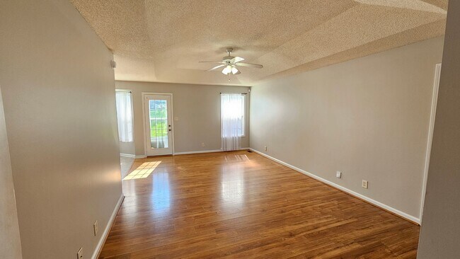 Photo - Close to Post! Cul-de-sac! NO CARPET! 3 bed 2 bath with large Fenced in backyard!