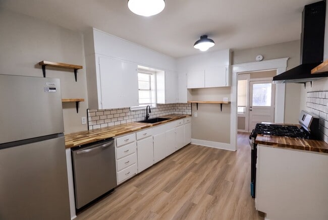 Photo - 742 Columbia St Unit 742 Columbia St
