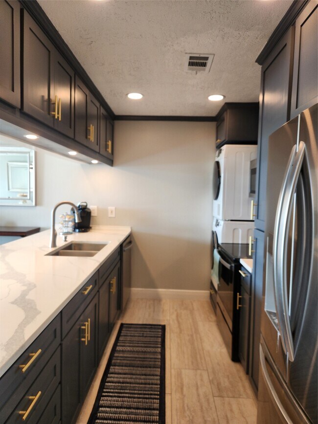 Photo - 12600 Melville Dr Unit 123