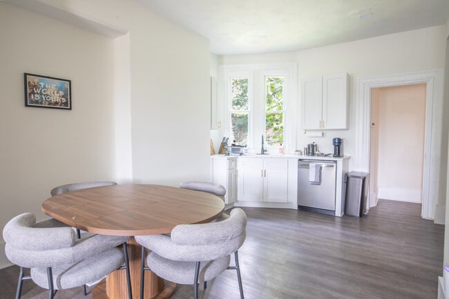 Photo - 2325 5th Ave Unit 2