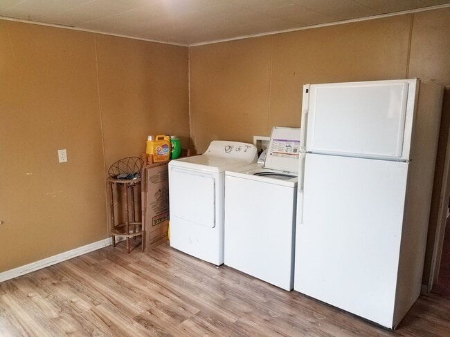 Photo - swing1811 Unit 1813