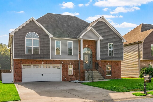 Building Photo - Stunningly Large Home Ready Today!