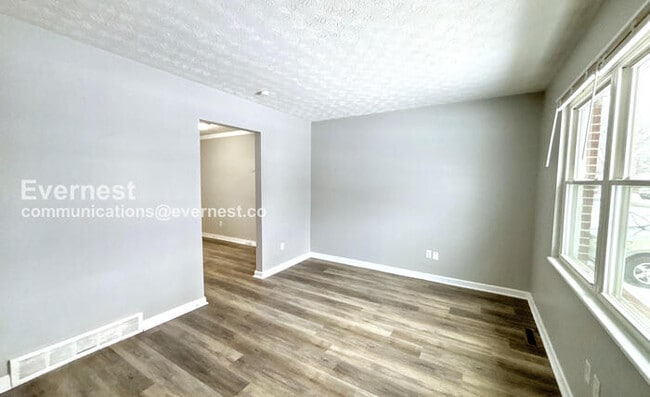 Photo - 3415 Bremen St