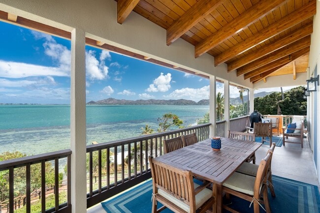 Building Photo - Beautiful 4 bedroom, 3.5 bath waterfront single family property on Kaneohe Bay.