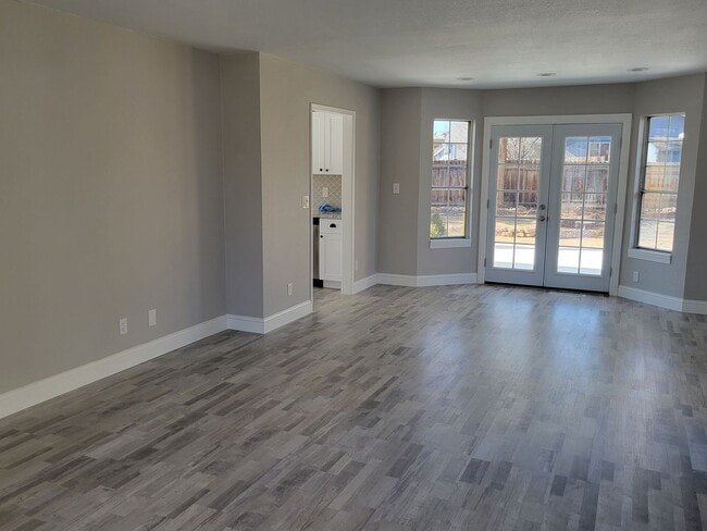 Photo - Beautiful Remodeled 4 Bedroom in Sparks