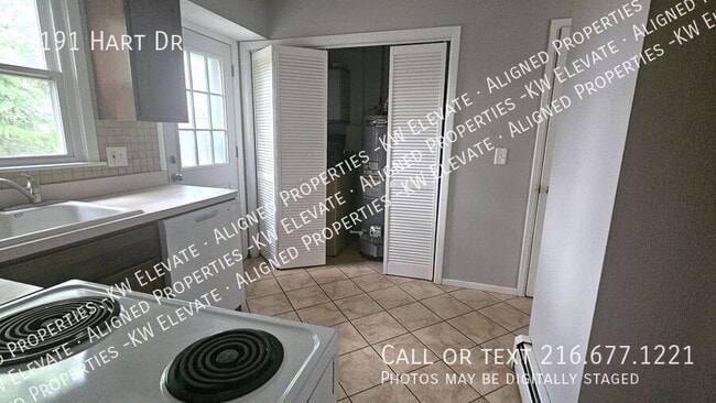 Photo - 7191 Hart St