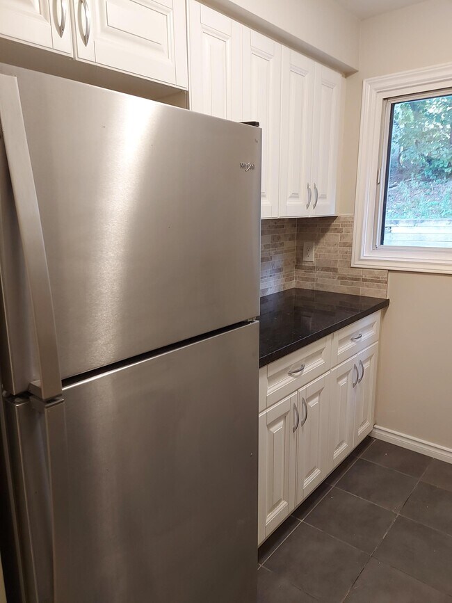 Photo - Spacious 2 bedroom unit