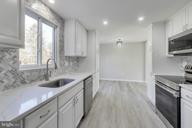 Building Photo - 18948 Quail Valley Blvd