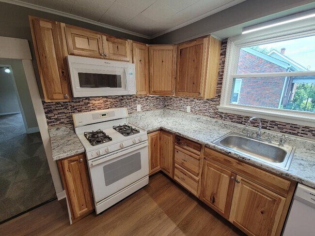 Photo - 146 Latimer Ave Unit #2