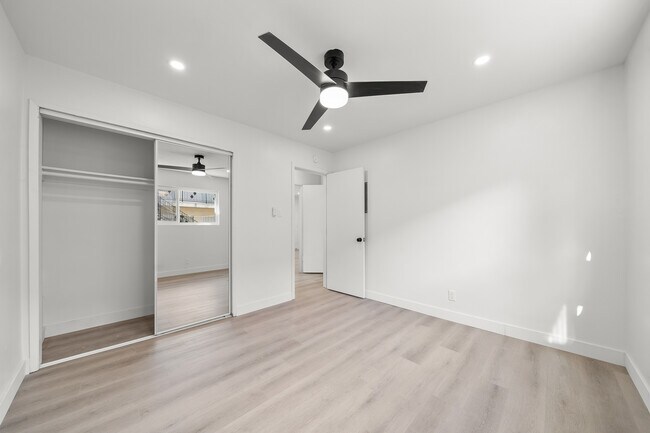 3444 E Wilton St Unidad 2
