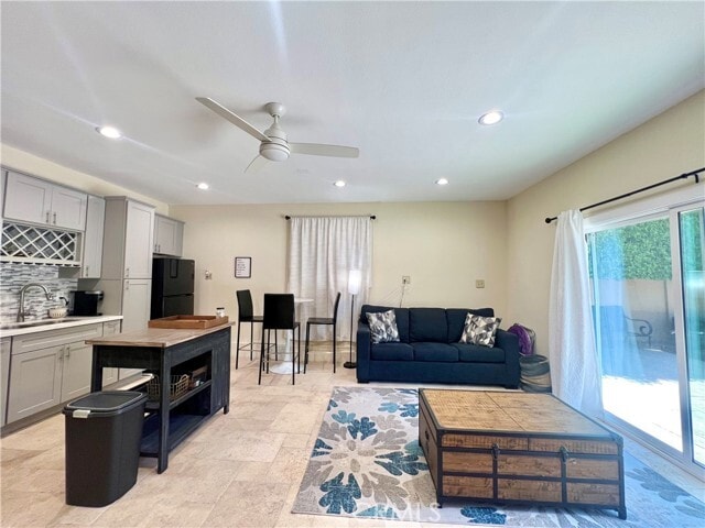 Photo - 17401 Raymer St