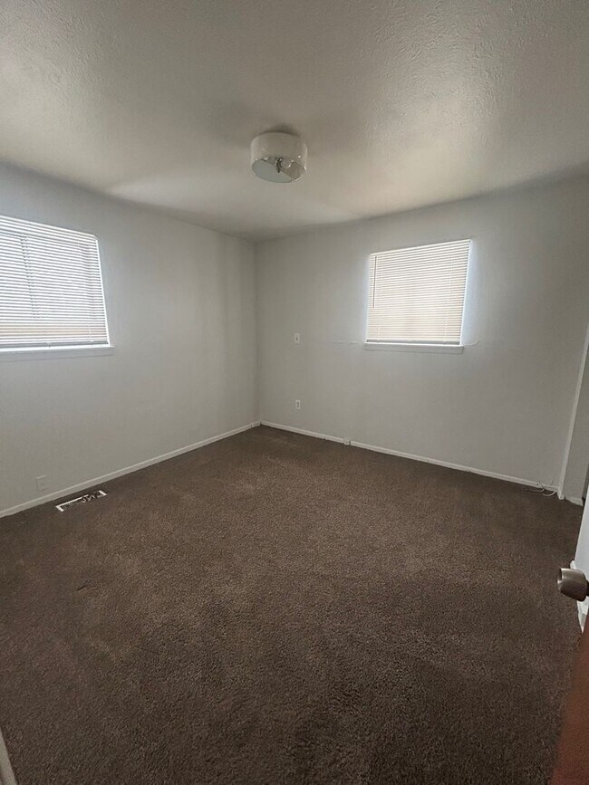 Photo - Charming 3-Bedroom Single Family Home – Your Perfect Space Awaits!