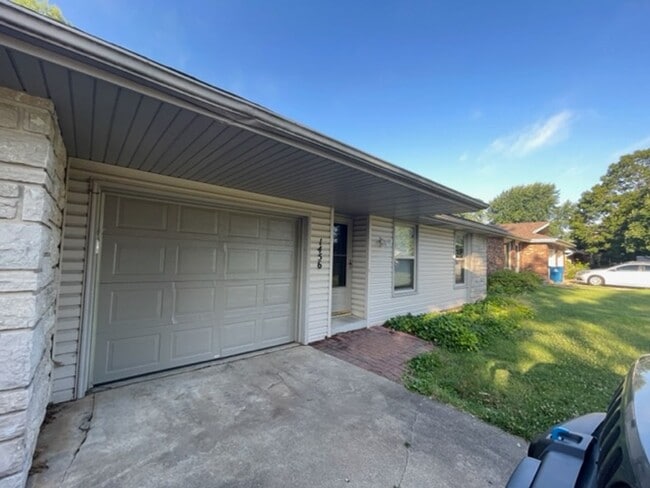 Photo - Southside Springfield!  2 Bedroom/2 Bath D...