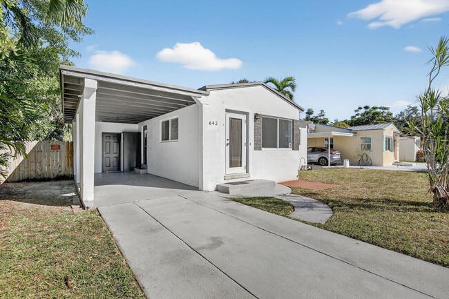 Photo - 642 SW 11th St