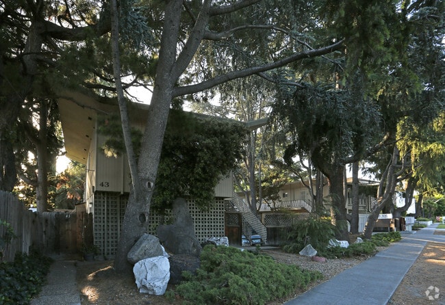 Bascom Holiday Apartments