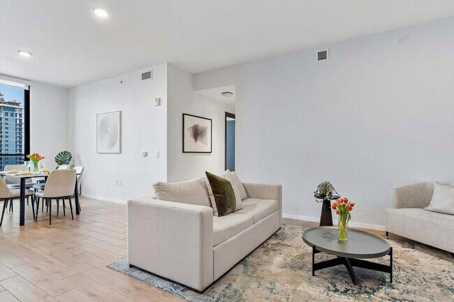 Building Photo - 398 NE 5th St Unit ID1372296P