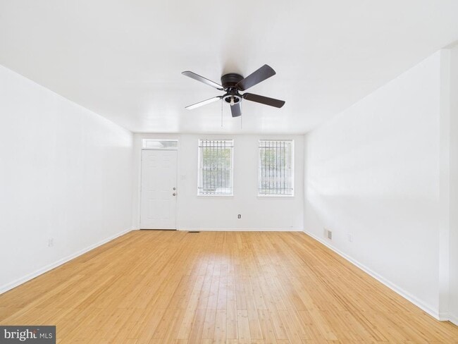 Photo - 3830 Fairmount Ave