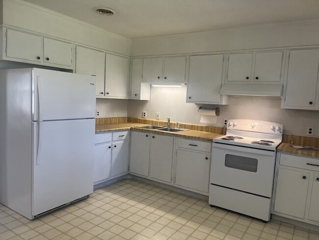 Photo - 409 Shawnee Dr Unit 411