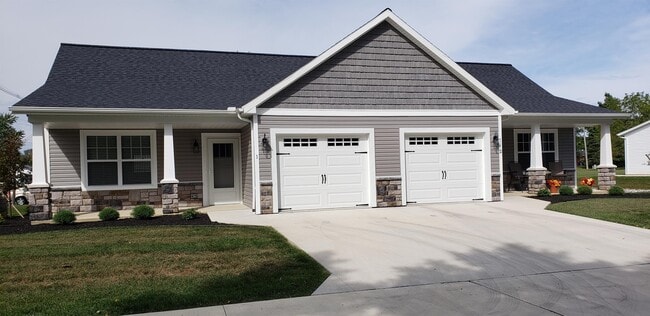 Photo - 512 Dearbaugh Ave