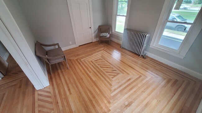 Photo - 41 S Main St