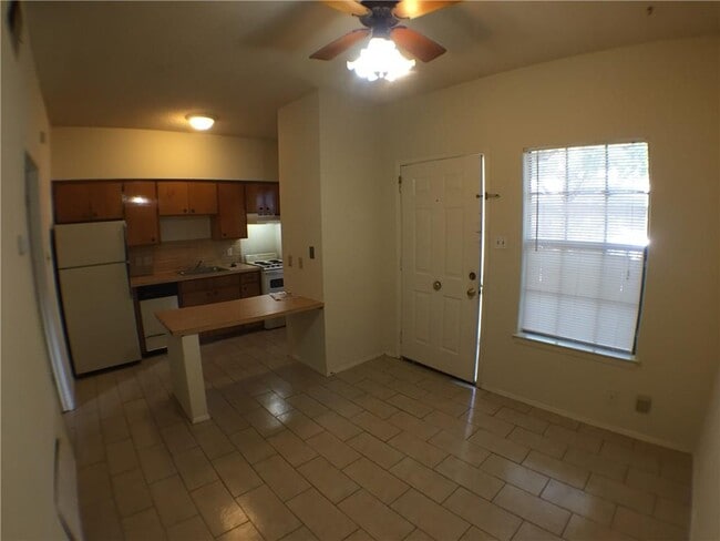 Photo - 619 W 37th St Unit 104