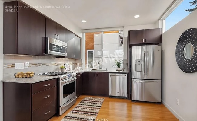 Photo - 4214 Linden Ave N