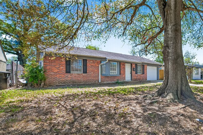 Photo - 3927 Prudence Dr