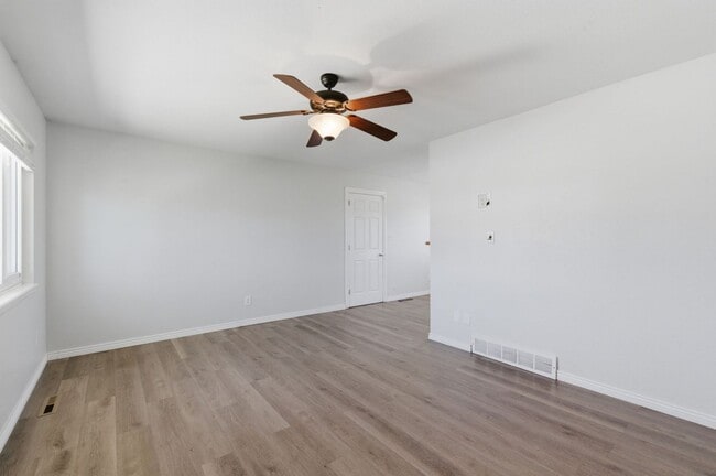 Photo - 1415 Holmes Dr