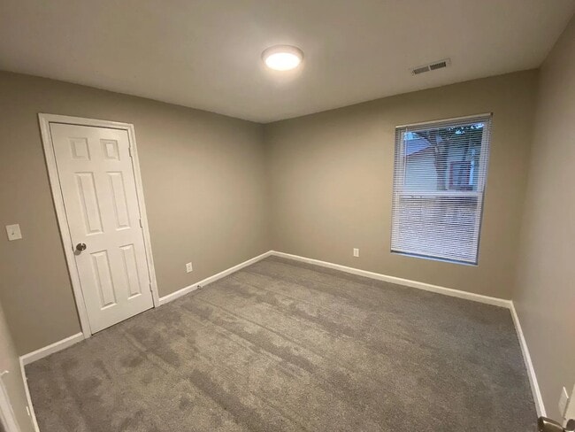 Photo - 205 Wendan Way